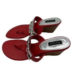 White House black Market red size 9 sandals !!